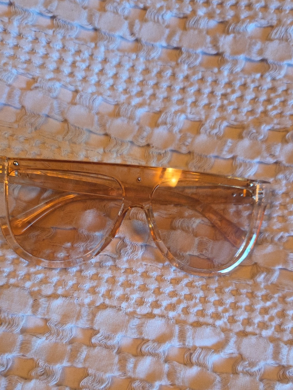 Transparent Amber Women’s Retro Sunglasses